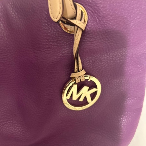 Michael Kors purse - Picture 3 of 10